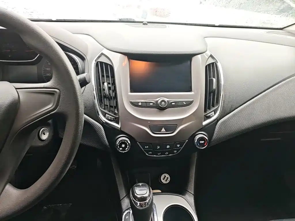 Chevrolet Cruze 2018 2018 320 Automatic Pioneer Sunroof Edition