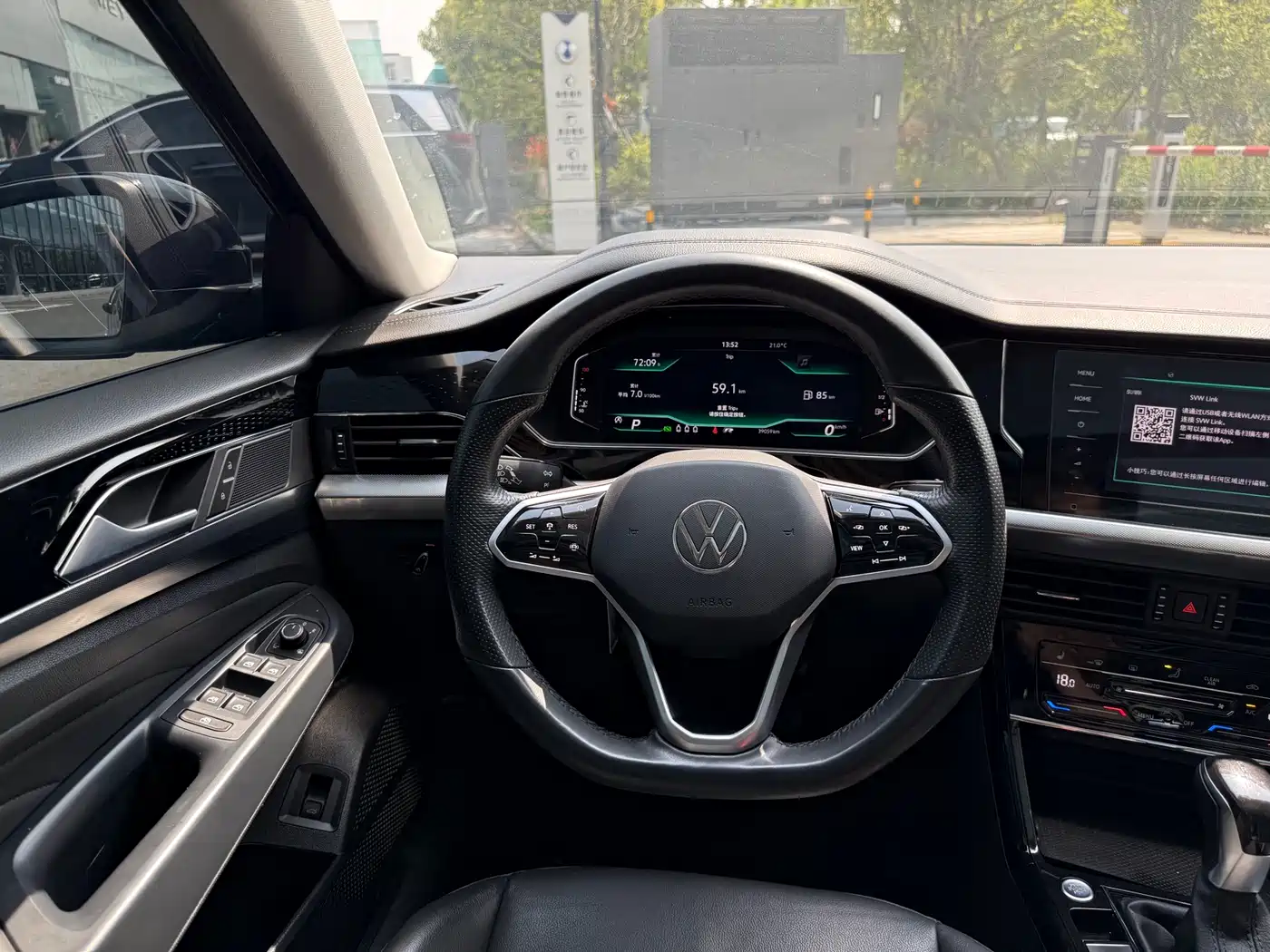 Volkswagen Passat 2022 330TSI Starlight Luxury Edition фото 6
