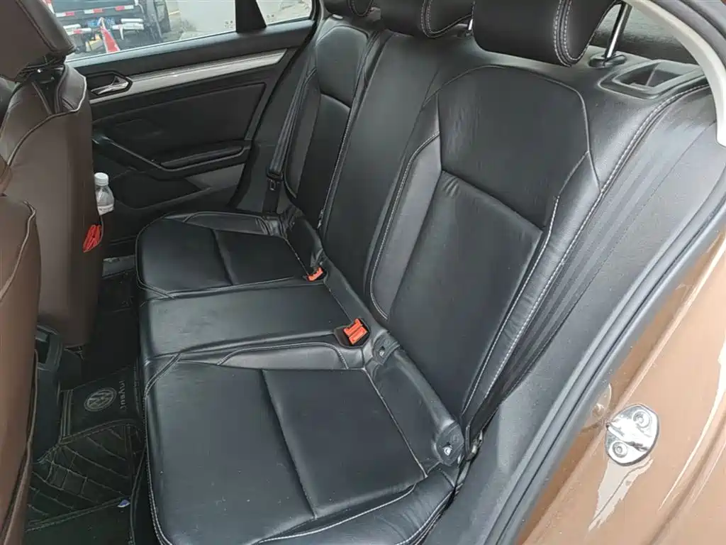 Volkswagen Lamando 2015 230TSI DSG Style фото 16
