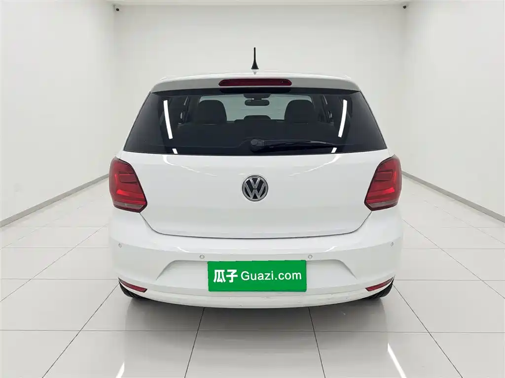 Volkswagen Polo 2014 1.4L Automatic Comfort Edition фото 3