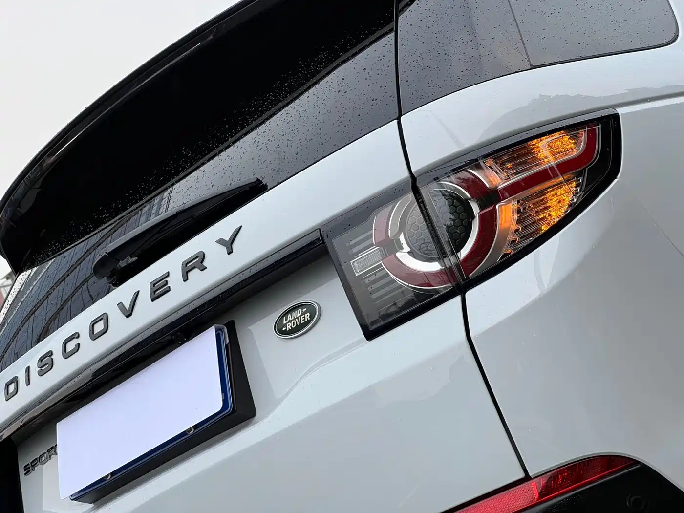 Land Rover Discovery Sport 2017 2.0T Cool Black Limited Edition фото 16
