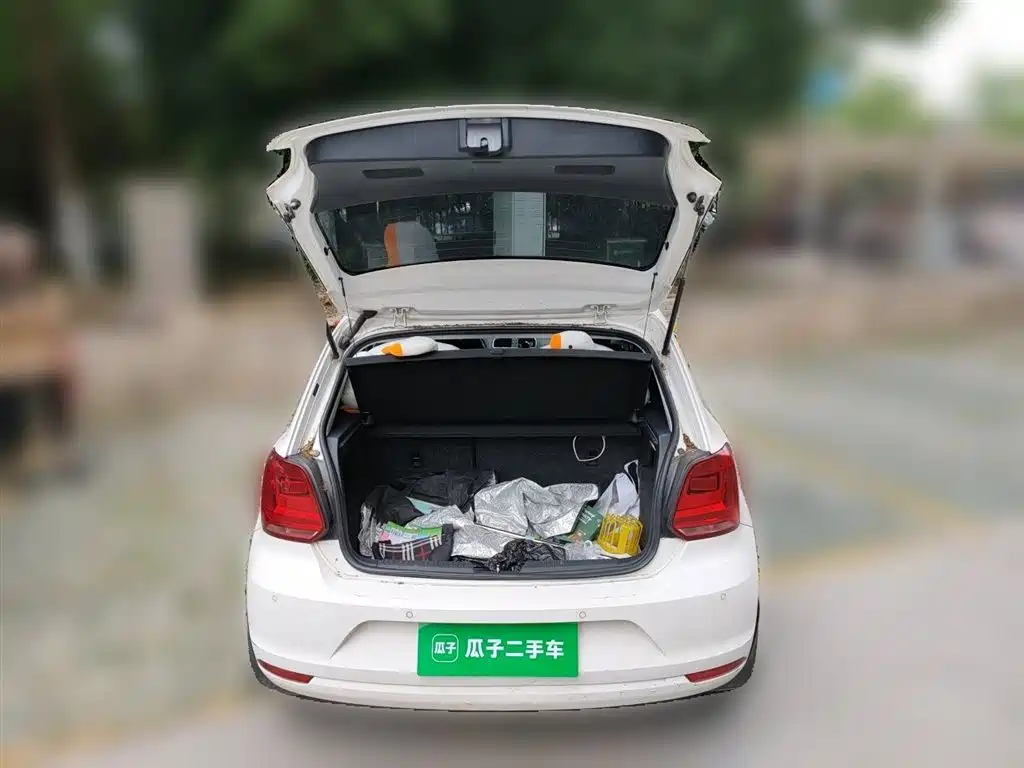 Volkswagen Polo 2014 1.4L Automatic Comfort Edition фото 15