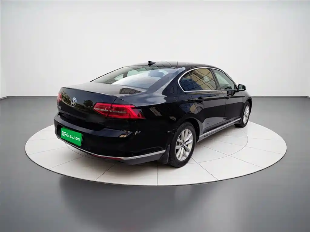 Volkswagen Magotan 2018 280TSI DSG Premium фото 4