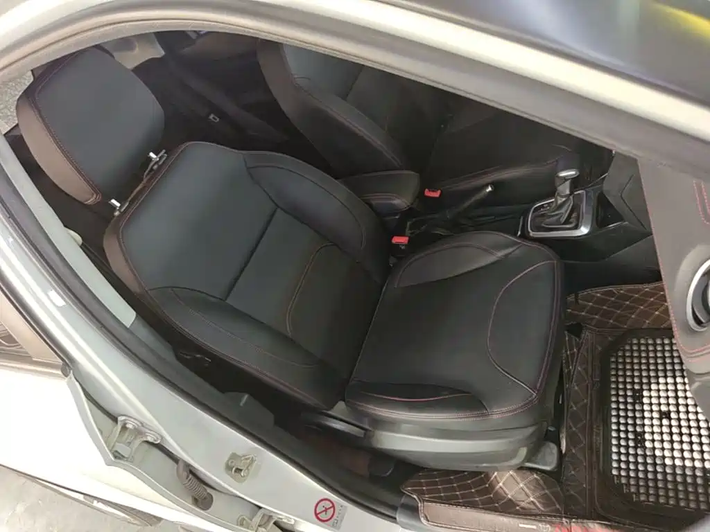 Фото 25 - Zhonghua V3