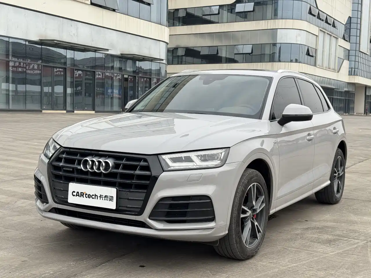 Audi Q5L 2018 40 TFSI Prestige Fashion (China V)