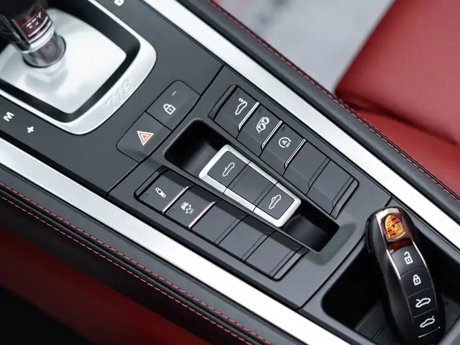 Photo 23 - Porsche 718
