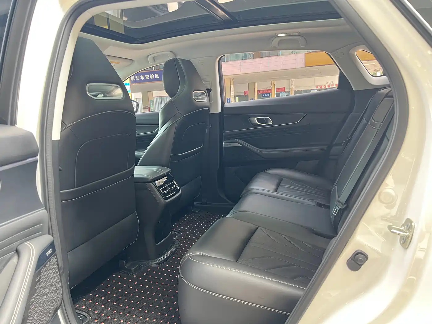 Changan UNI-K 2023 2023 2.0T 2WD Delight Edition