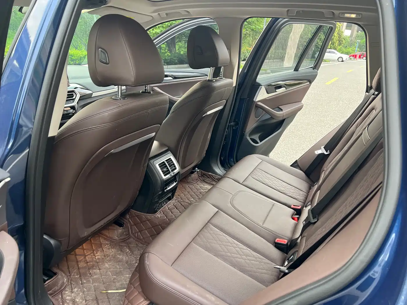 BMW iX3 2022 Leading Edition фото 11