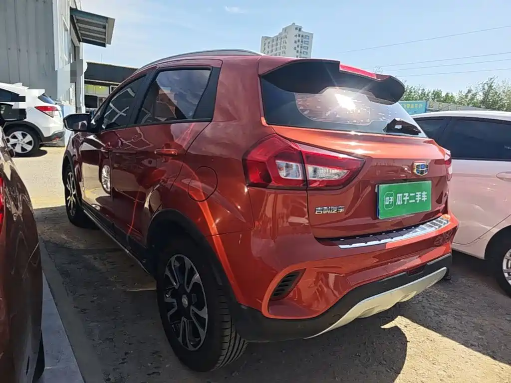 Фото 5 - Geely Vision X3