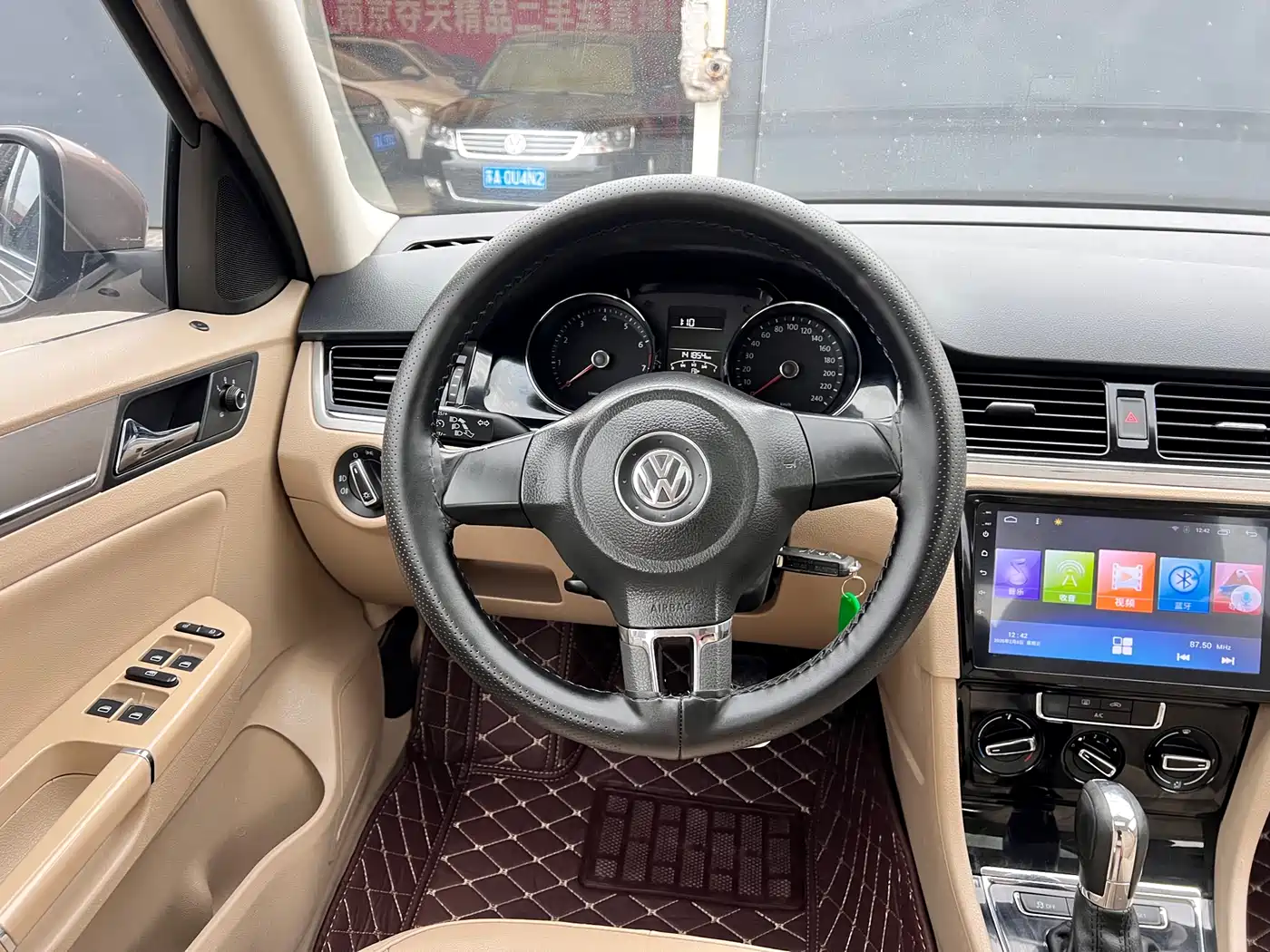 Volkswagen Bora 2014 1.6L Automatic Luxury Edition фото 18