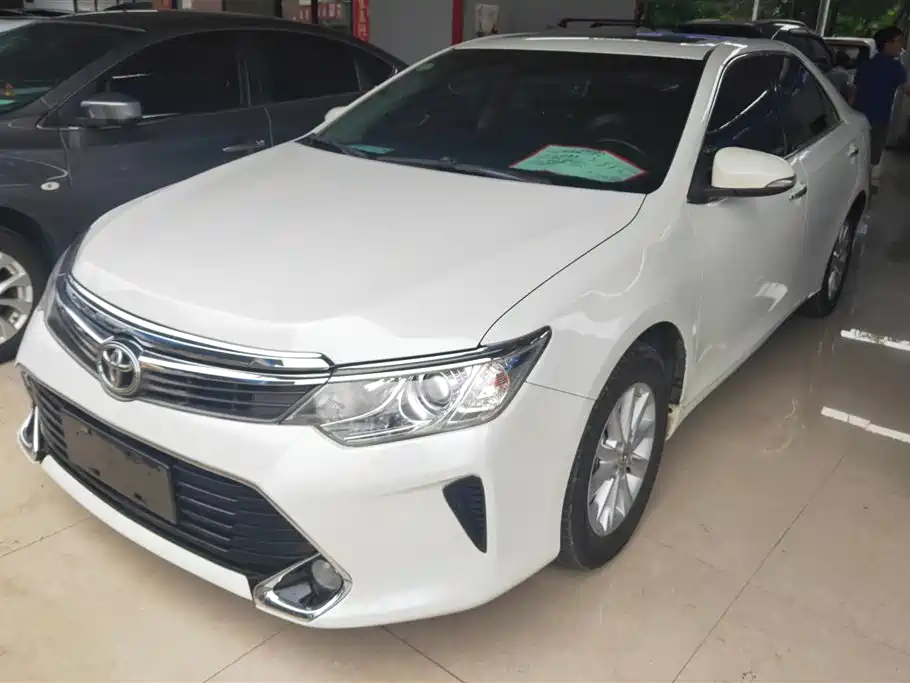Toyota Camry 2015 2.0G Luxury Edition