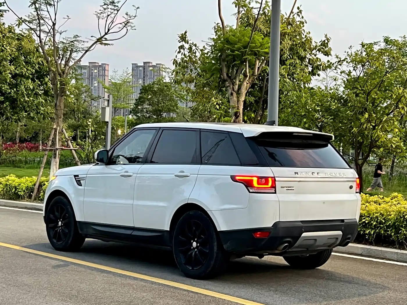 Land Rover Range Rover Sport 2017 3.0 SC V6 HSE фото 4