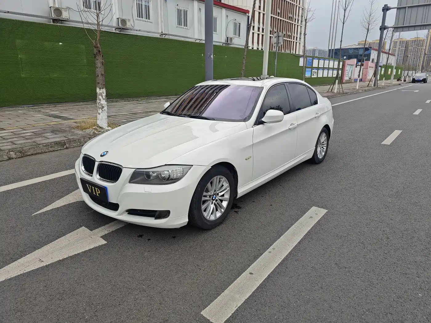 BMW 3 Series 2012 320i Luxury фото 2
