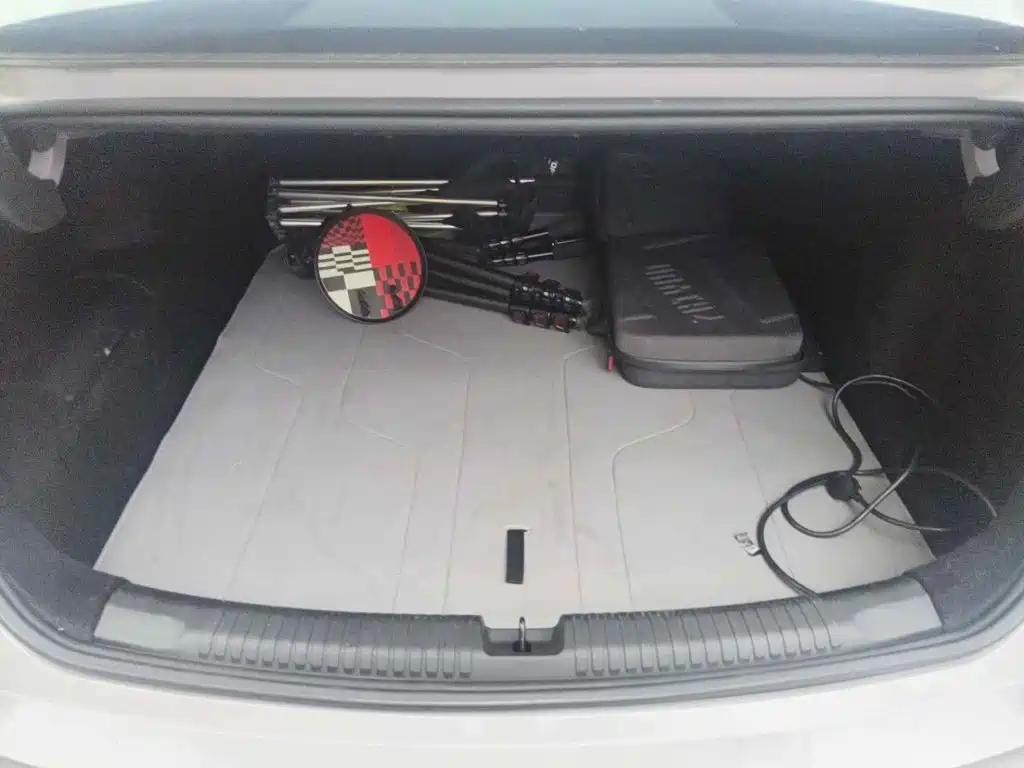 Photo 5 - Roewe M7 DMH