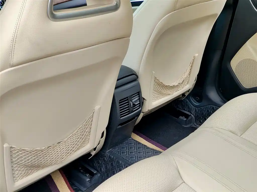 Mercedes-Benz GLA 2016 GLA 200 Dynamic фото 9