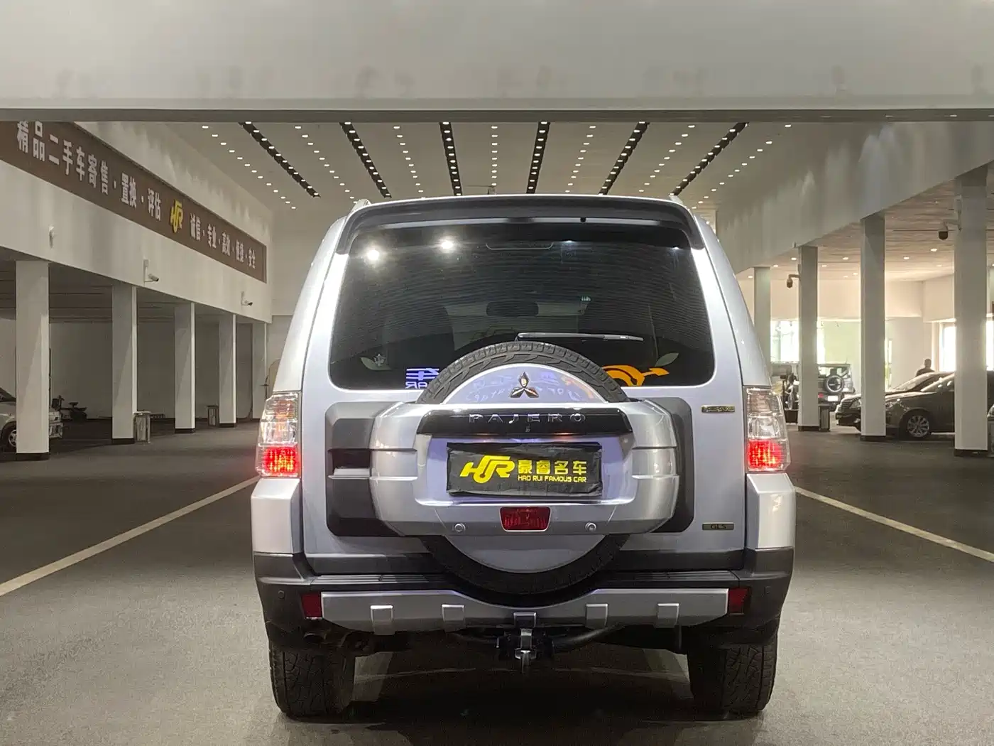 Mitsubishi Pajero (Import) 2008 2009 3.8L 5-Door Flagship