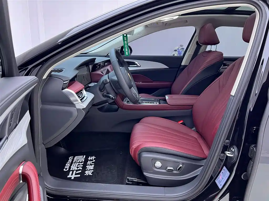 Hongqi H5 PHEV 2025 170 Super Hybrid Edition фото 15