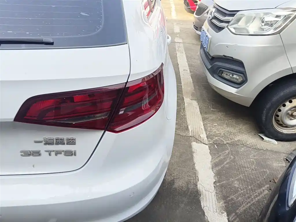 Audi A3 2014 Sportback 35 TFSI Automatic Progressive фото 8