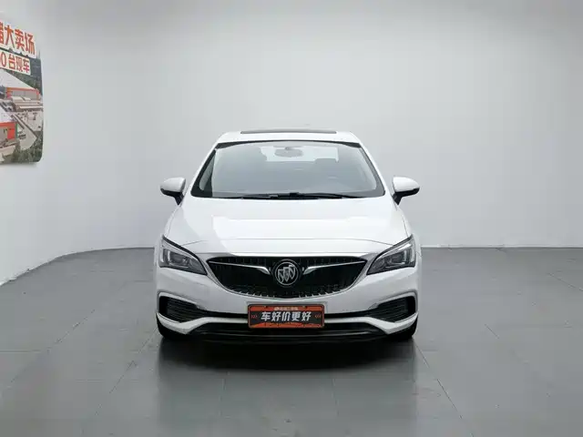 Buick Verano 2018 Sedan 20T Dual Clutch Leading — фото 3