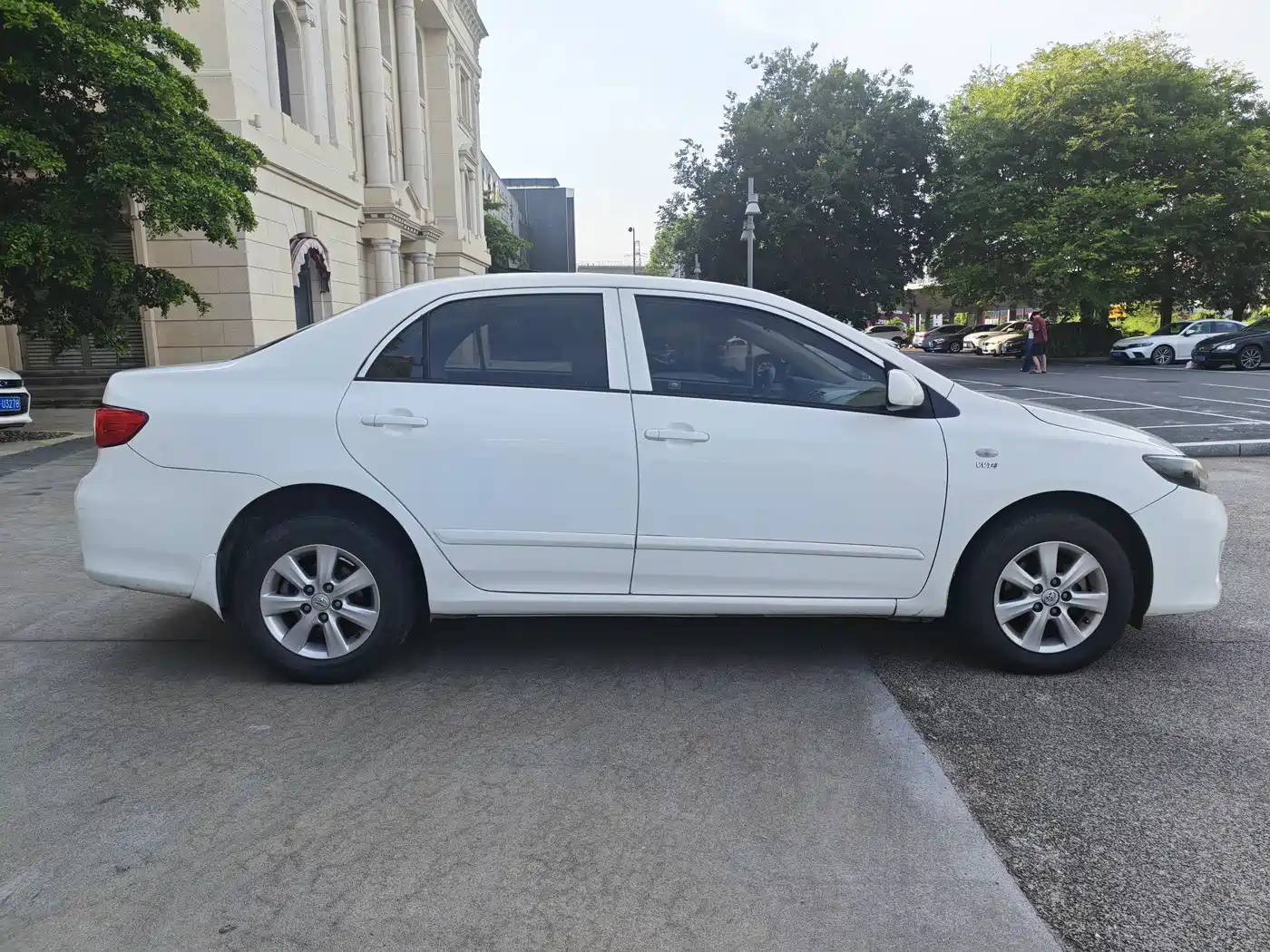 Toyota Corolla 2013 Special Edition 1.6L Automatic Cool GL фото 4