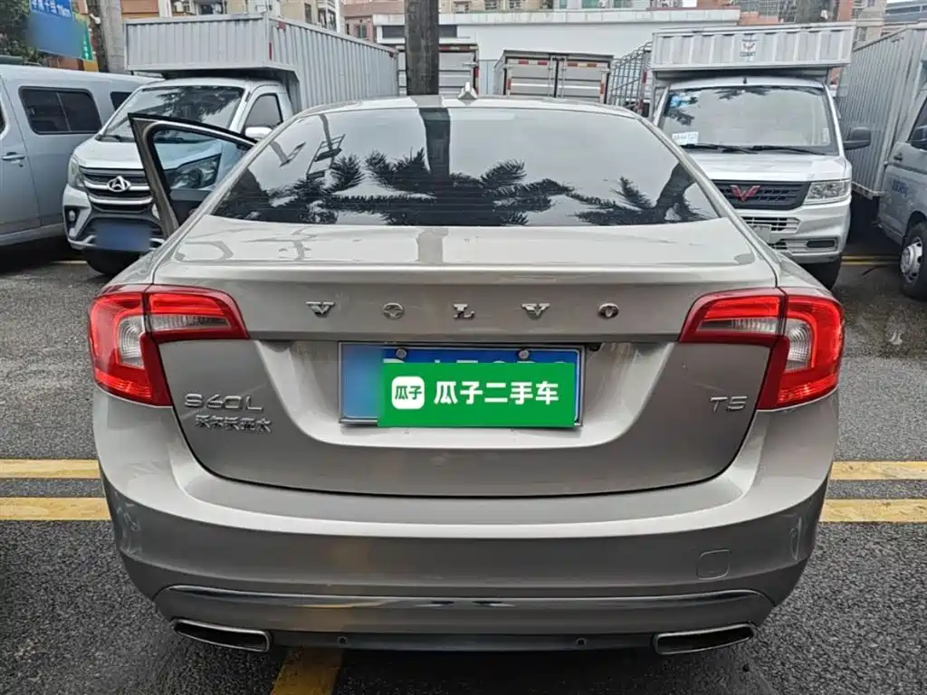 Фото 6 - Volvo S60