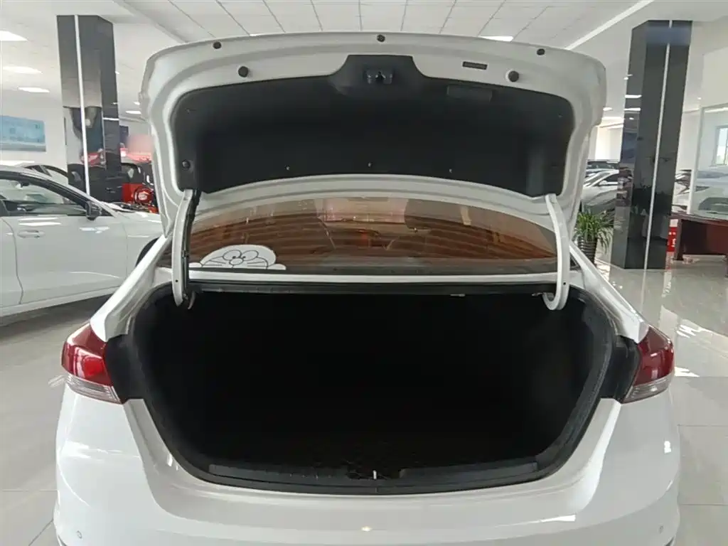 Hyundai Elantra 2016 1.4T DCT Dynamic·Vitality фото 19