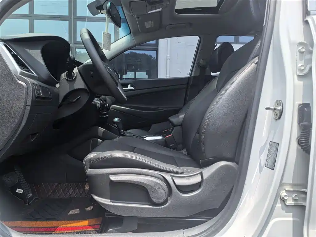Hyundai Tucson 2015 1.6T Dual Clutch 2WD Smart фото 10