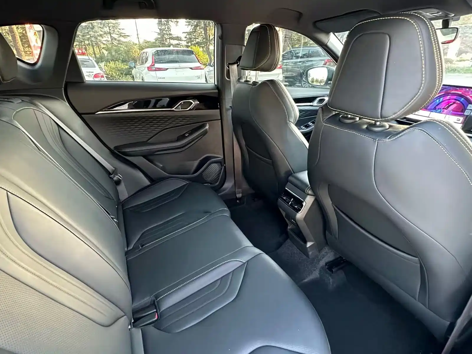 Фото 7 - Geely Coolray