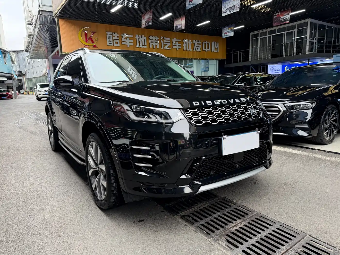 Land Rover Discovery Sport 2024 Luxury Custom Edition фото 3