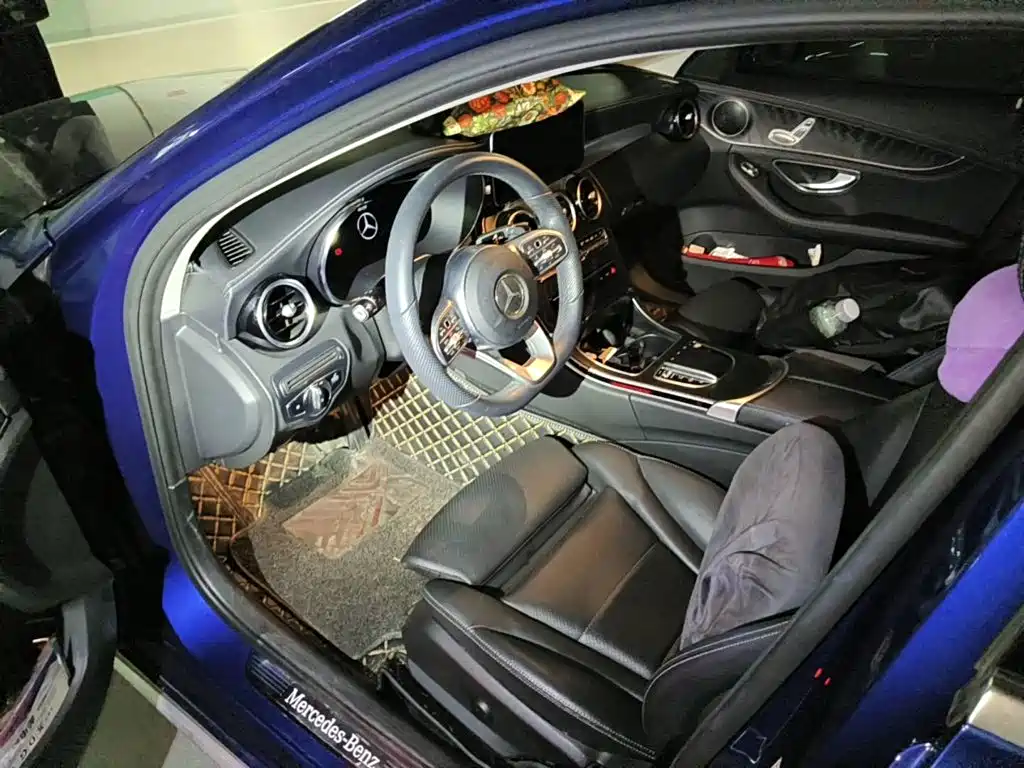 صورة 8 - Mercedes-Benz C-Class