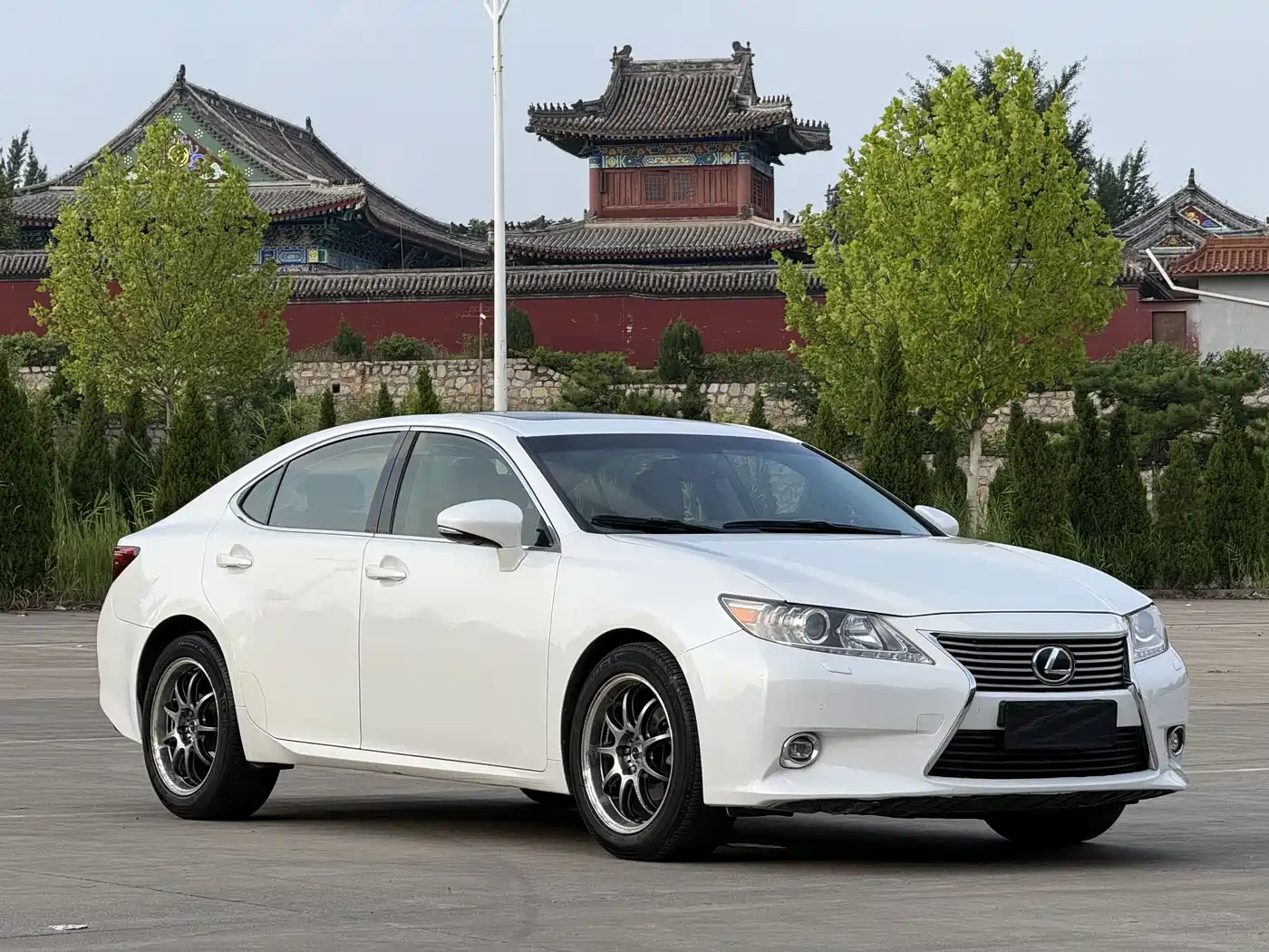 Фото 3 - Lexus ES