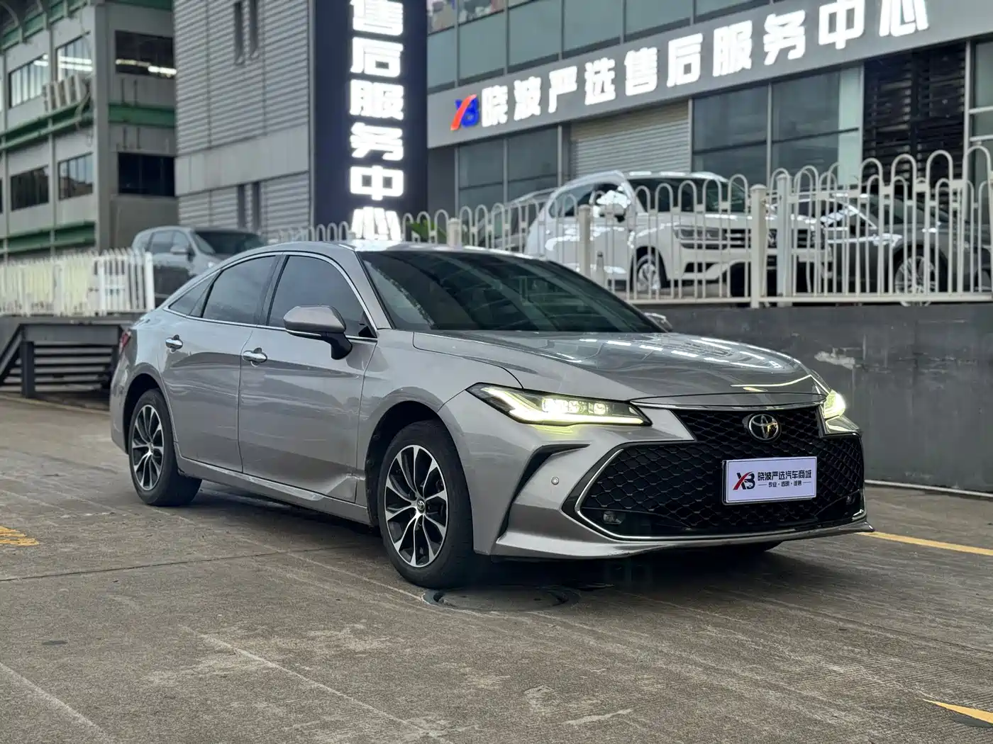 Toyota Avalon 2022 2.5L Luxury Edition фото 3