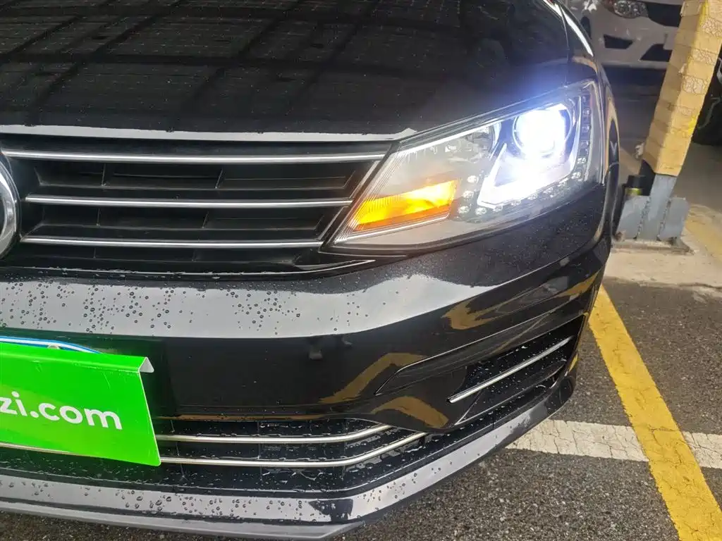 Volkswagen Sagitar 2018 280TSI DSG Spark Edition фото 24