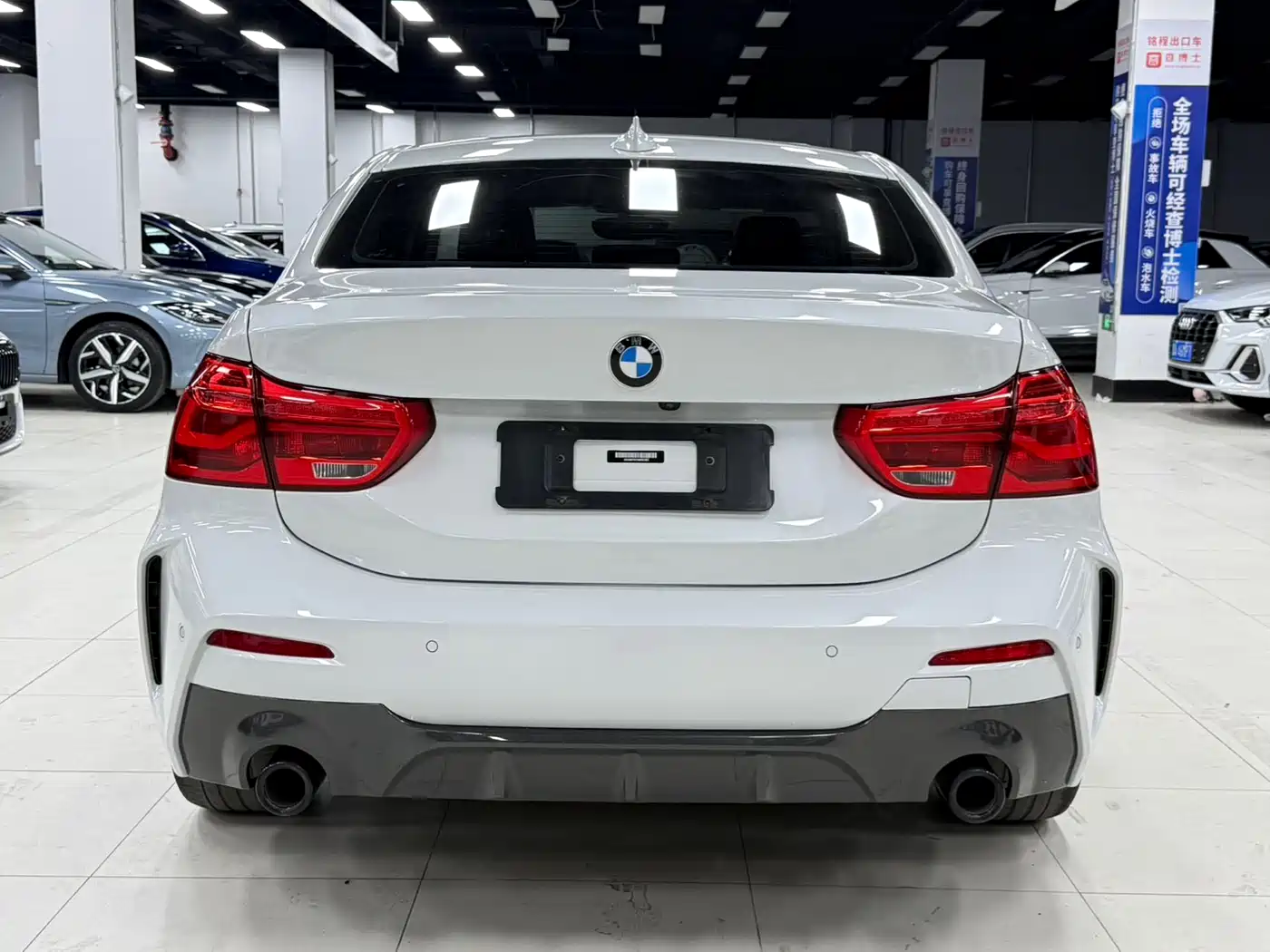 BMW 1 Series 2022 120i M Sport Shadow Edition фото 6