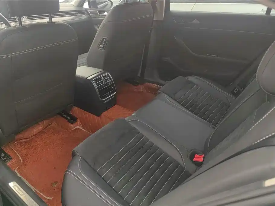 Volkswagen Magotan 2020 330TSI DSG Luxury фото 11