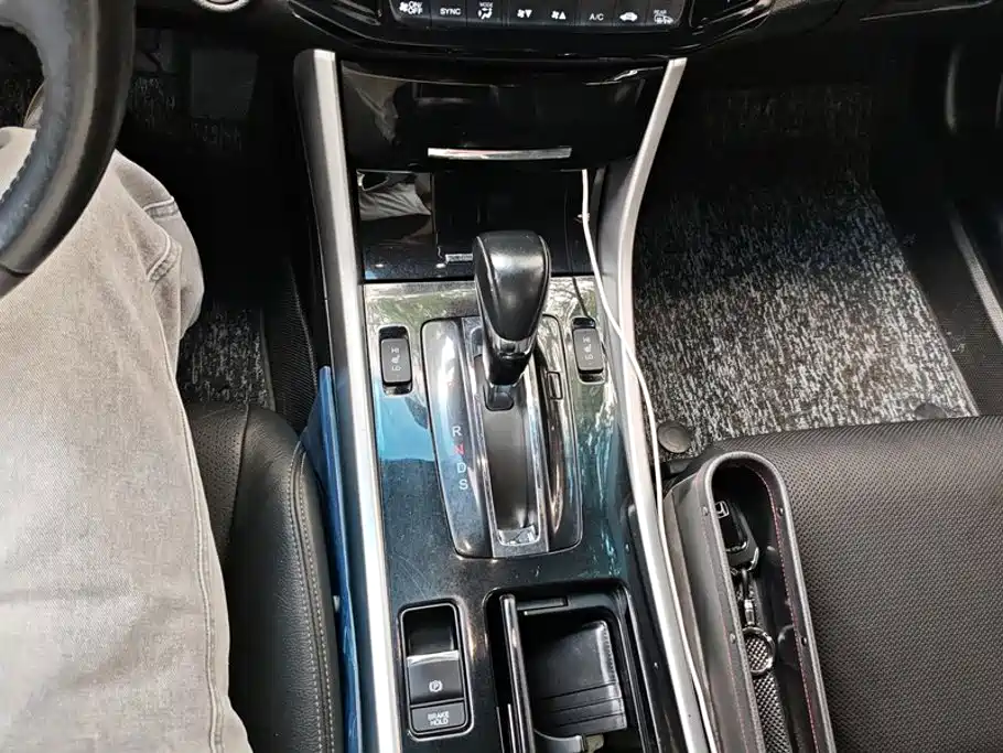 Photo 16 - Honda Accord