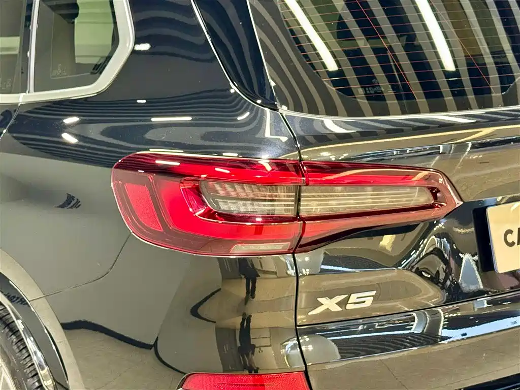 BMW X5 2022 xDrive 30Li Premium M Sport Package фото 10