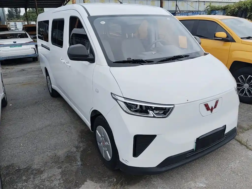 Wuling Motors Wuling Yangguang 2025 2024 300KM Comfort Bus Version 75kW