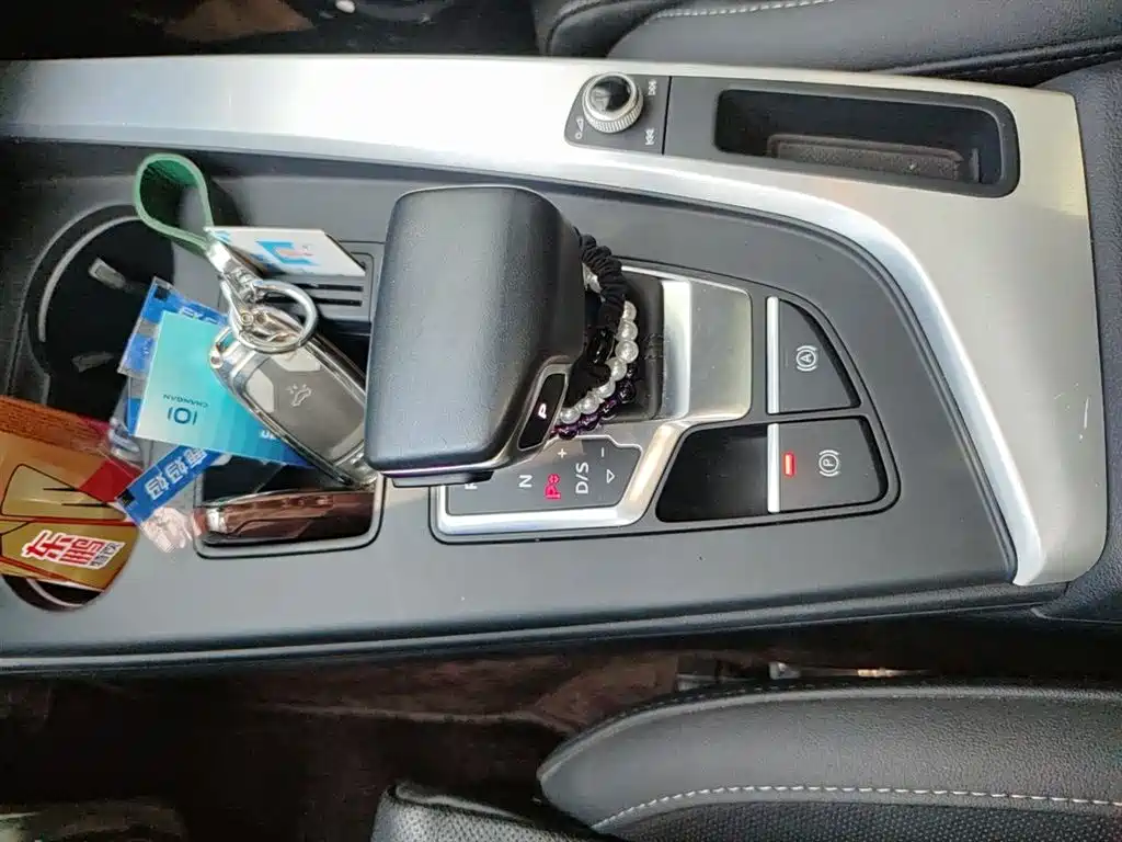 Audi A4L 2021 40 TFSI Premium Life Edition фото 15