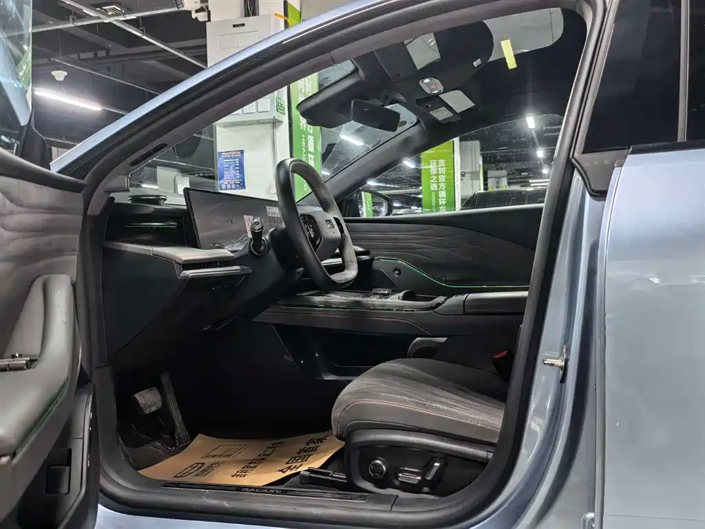 Geely Galaxy Galaxy E8 2025 620km AWD Starship LiDAR Smart Drive Edition фото 10