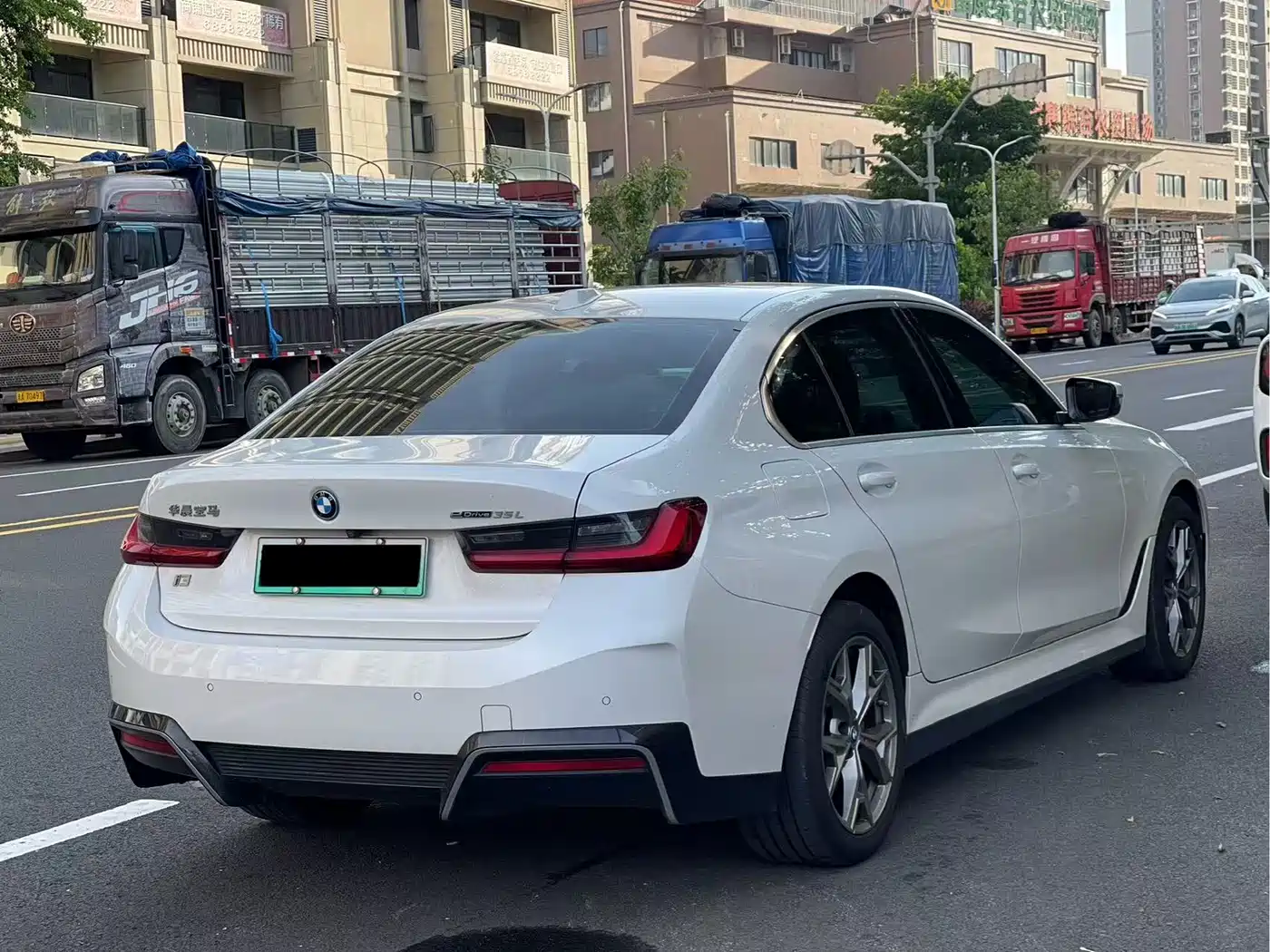 BMW i3 2022 eDrive 35 L фото 9