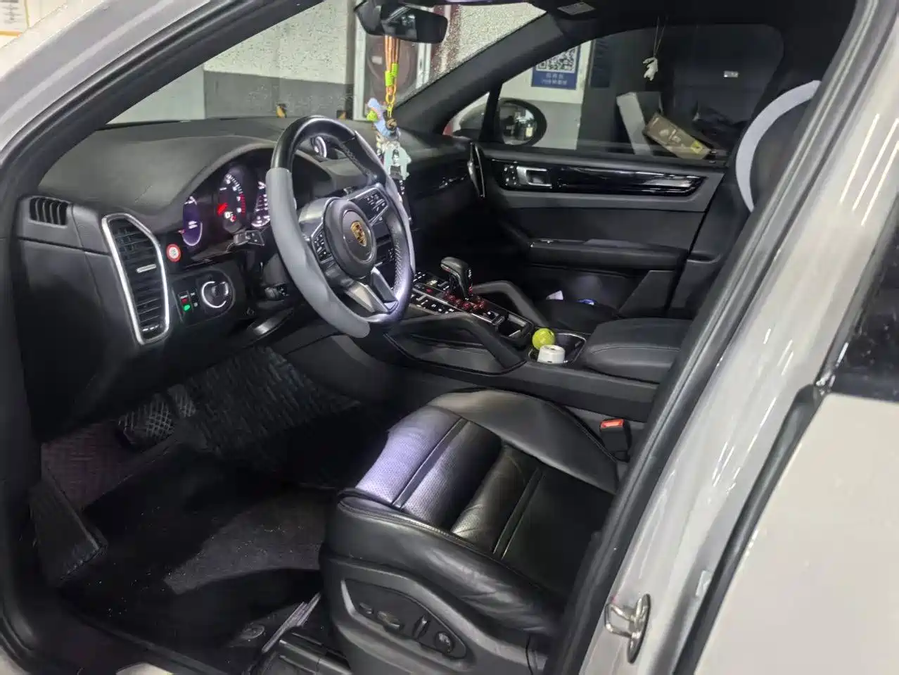 Porsche Cayenne 2022 Cayenne 3.0T Platinum Edition фото 3