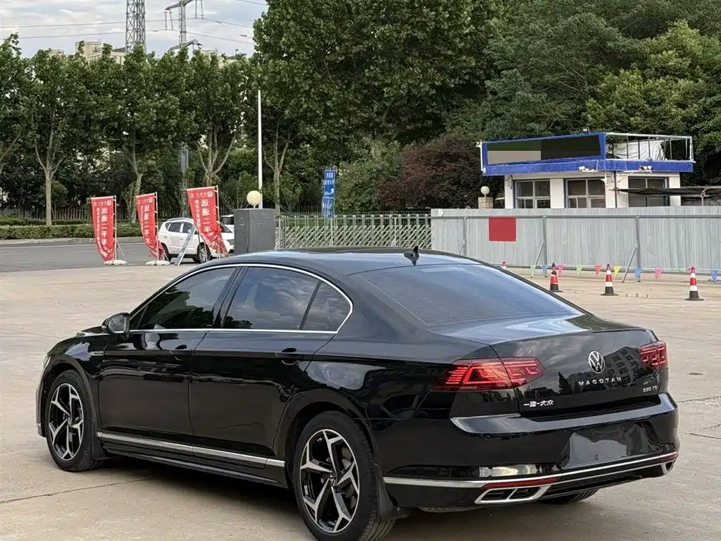 Volkswagen Magotan 2023 Model 2 Million Commemorative Edition 330TSI DSG Luxury фото 4