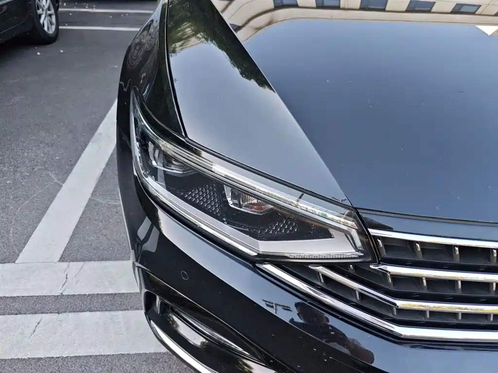 Volkswagen Magotan 2023 Model 2 Million Commemorative Edition 330TSI DSG Luxury фото 17