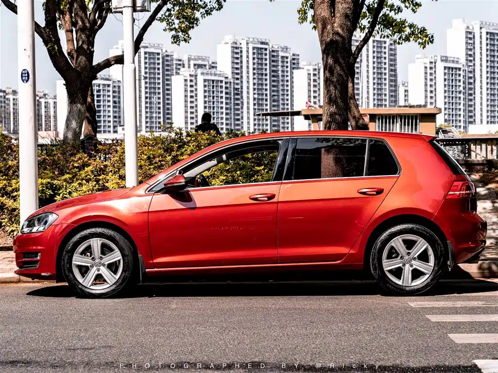 Volkswagen Golf 2015 1.4TSI Automatic Luxury фото 2