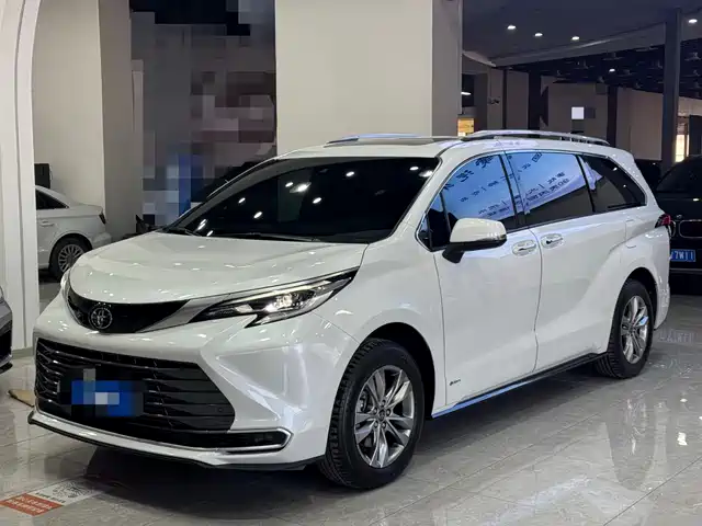 Toyota Toyota Sienna 2024 2.5L Hybrid 4WD Premium Edition