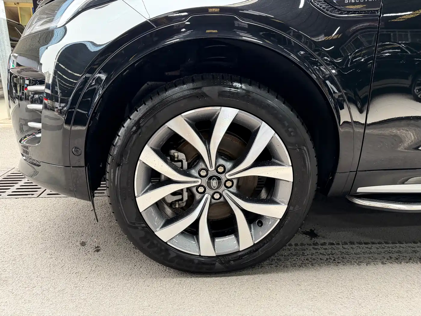Land Rover Discovery Sport 2024 Luxury Custom Edition фото 38