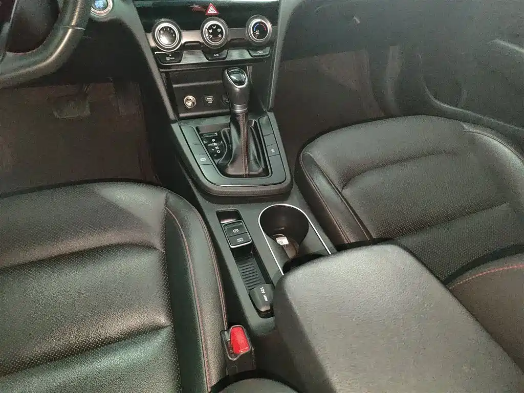 Hyundai Elantra 2019 1.4T Dual-clutch XuanDong·Vitality Type фото 14