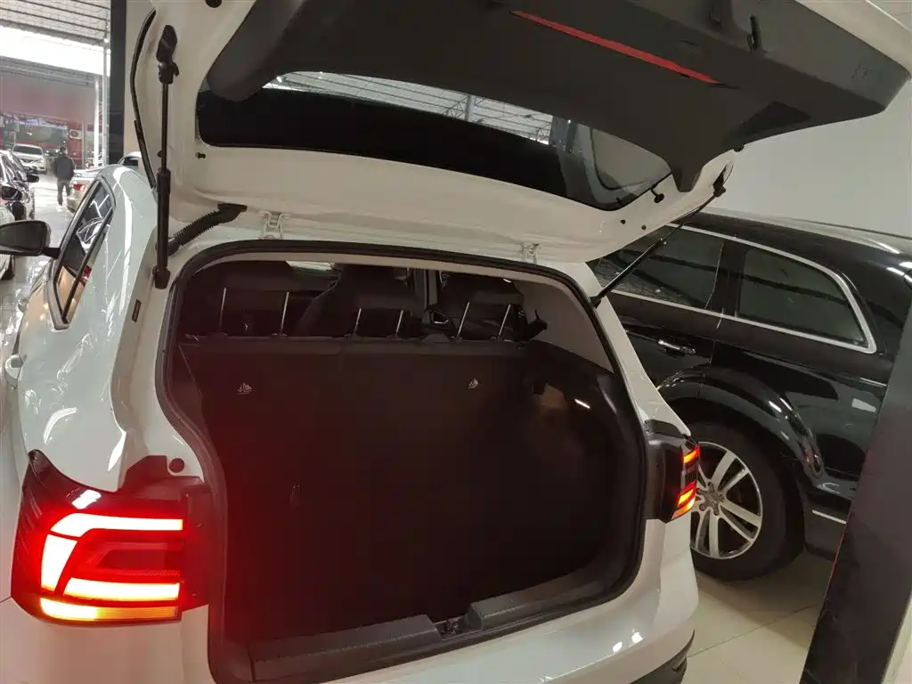 VOLKSWAGEN TU KAI