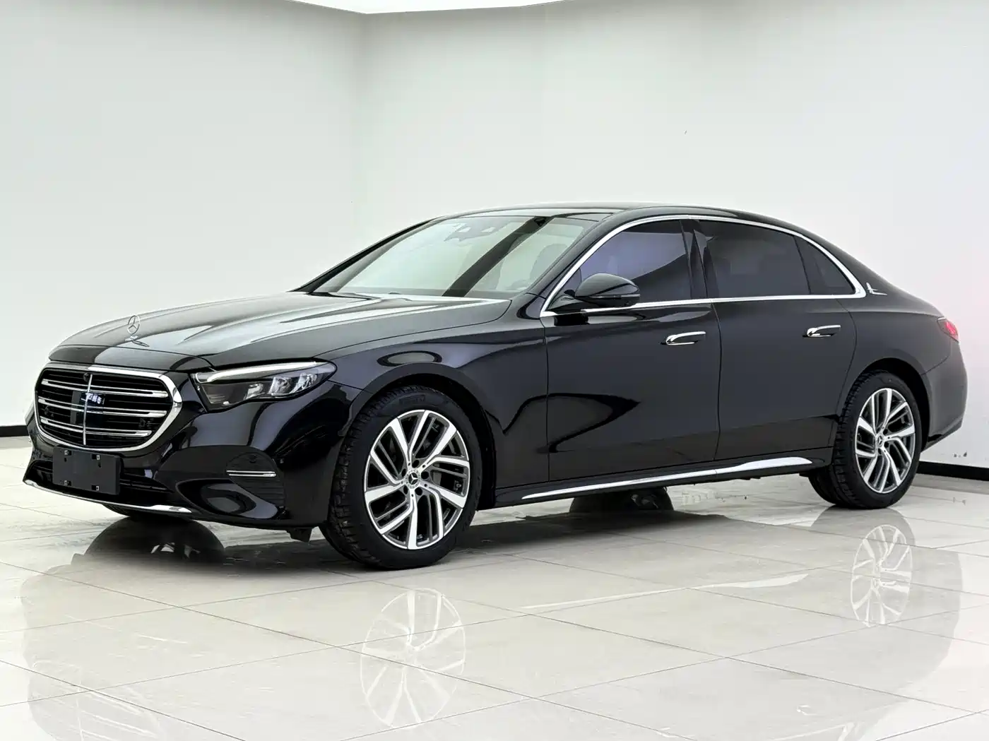 Mercedes-Benz E-Class 2024 E 300 L Fashion